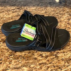NWT Women's Skechers Reggae Slide Thru Sandal size 7 black